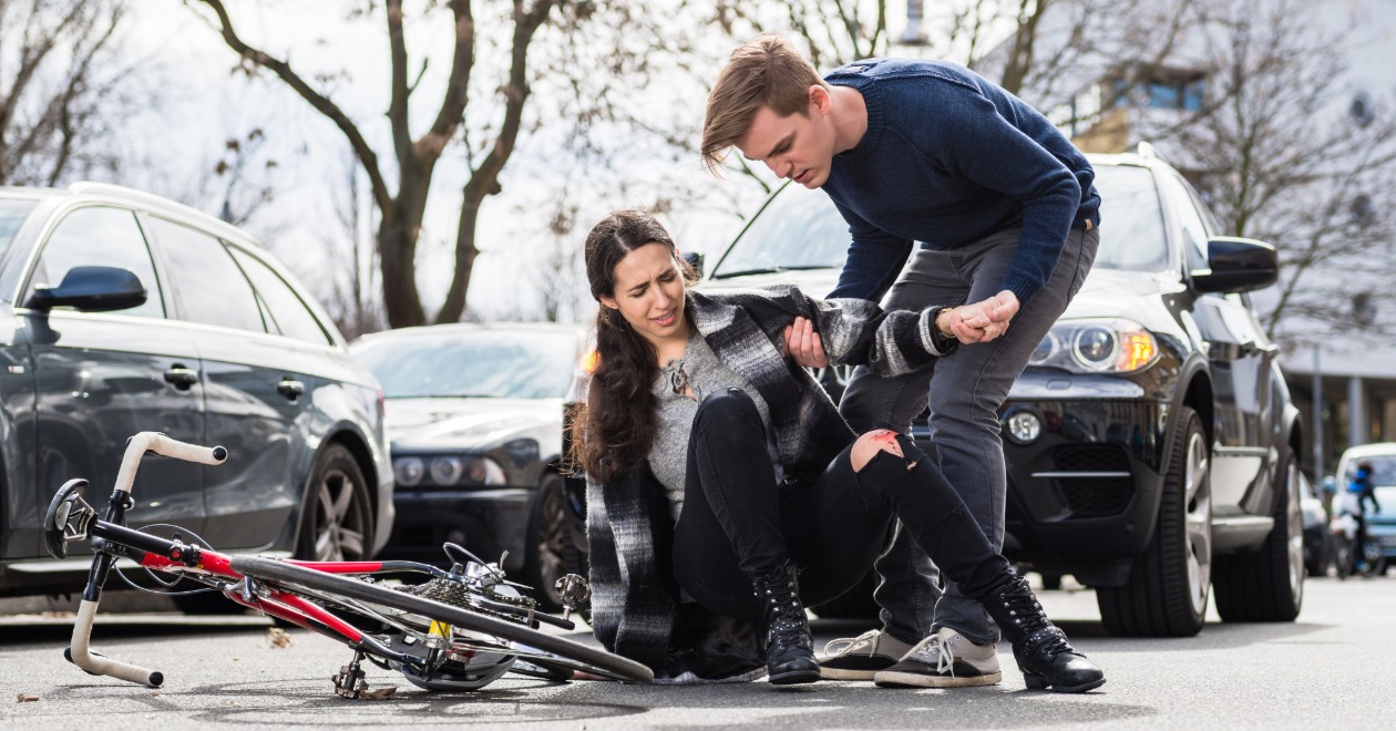 Bicyclist injured after a car collision